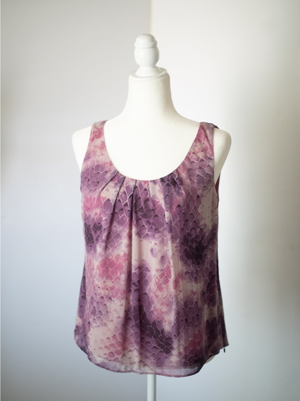 Lafayette 148 silk Sleeveless Purple snake Printed Scoop Neck Top